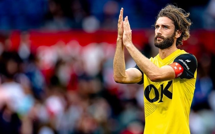 更是他在职 更是他在职