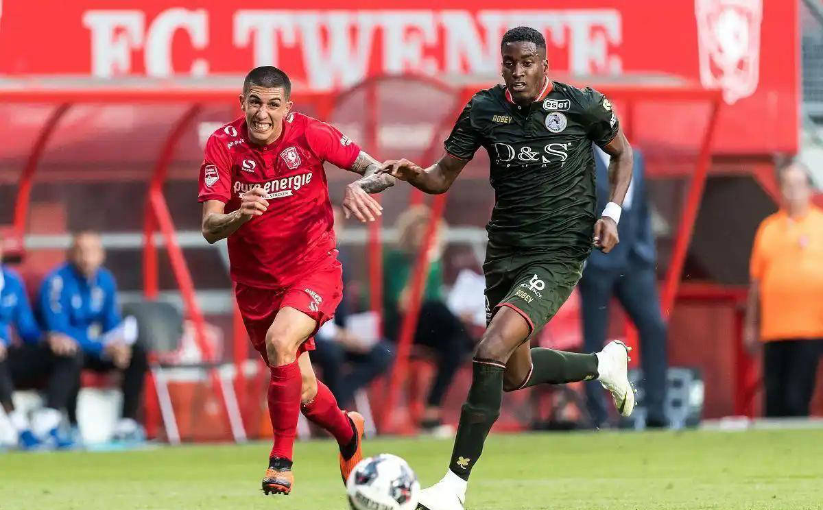 打入第三粒 打入第三粒