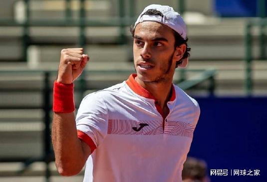 在评判一名 在评判一名