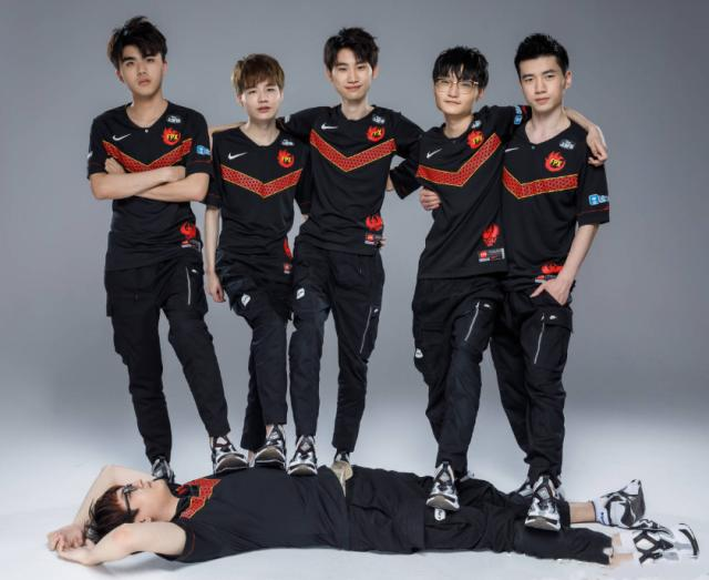 克罗斯和卡 克罗斯和卡