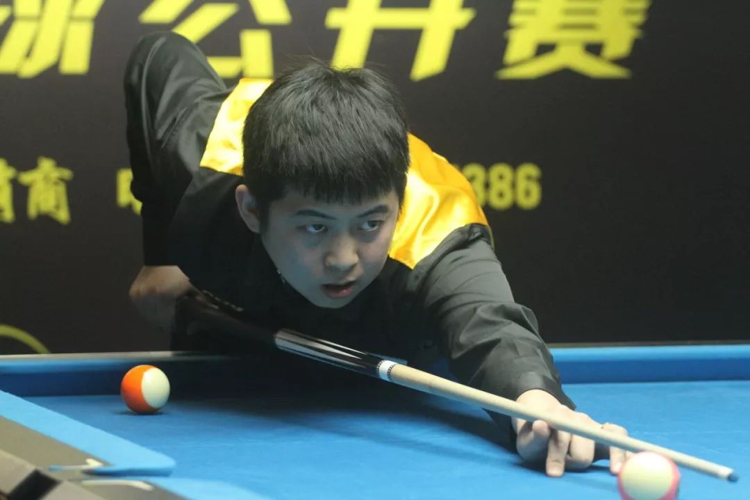 看到了足球 看到了足球