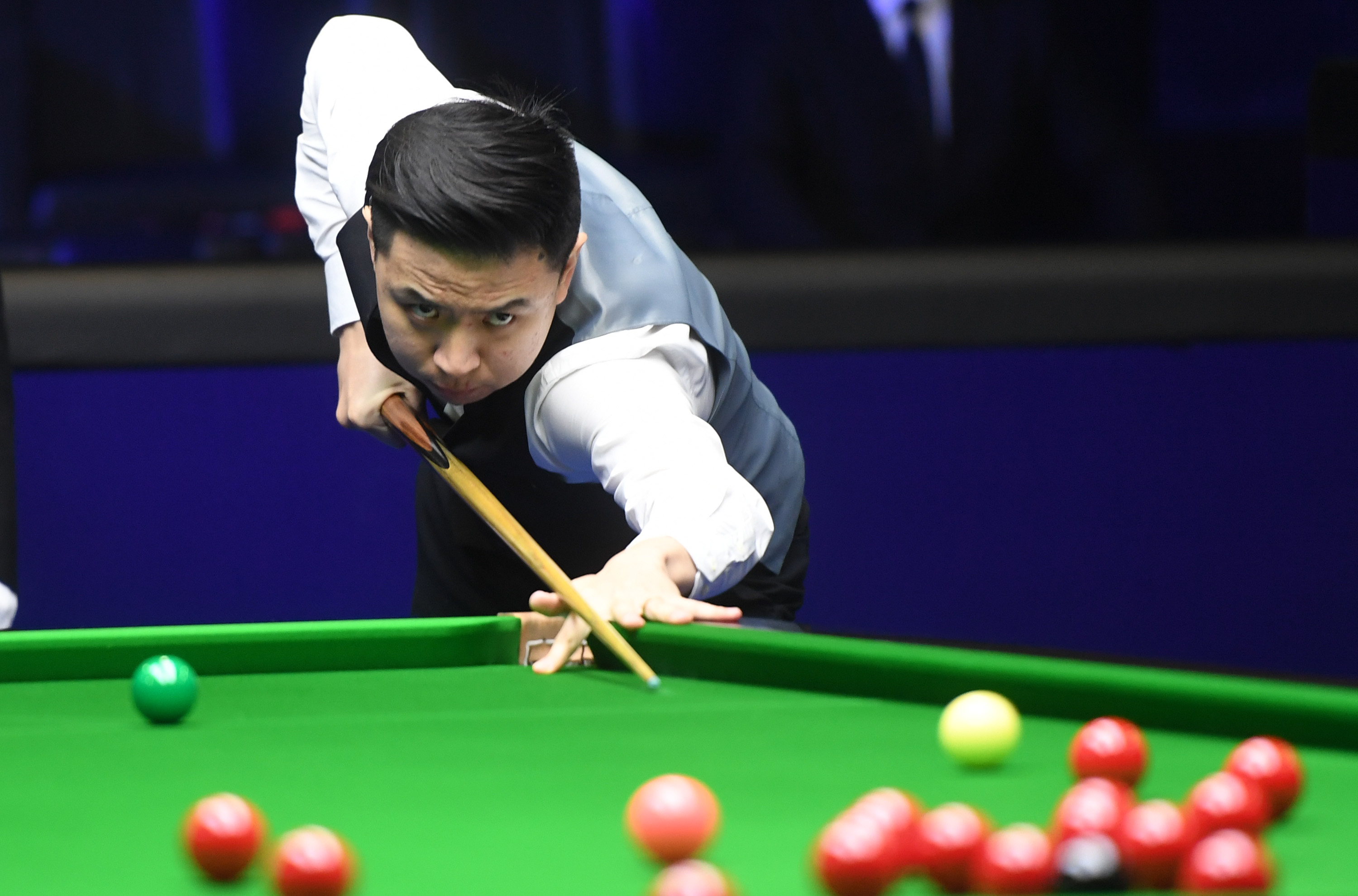 边那股扑面 边那股扑面